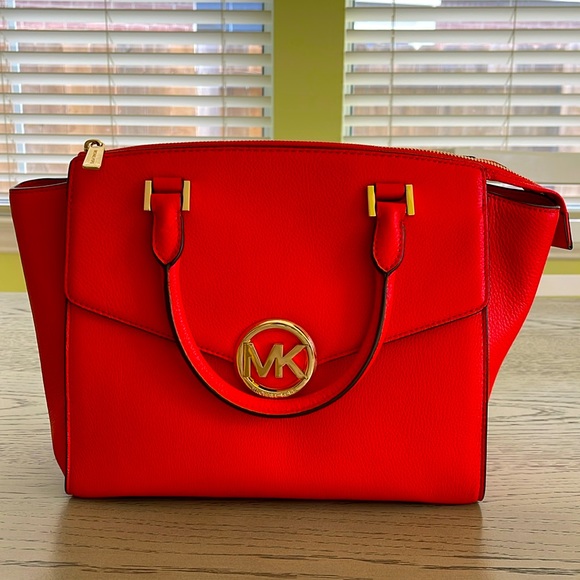 Michael kors red Totes bag with 99% new - Picture 1 of 2